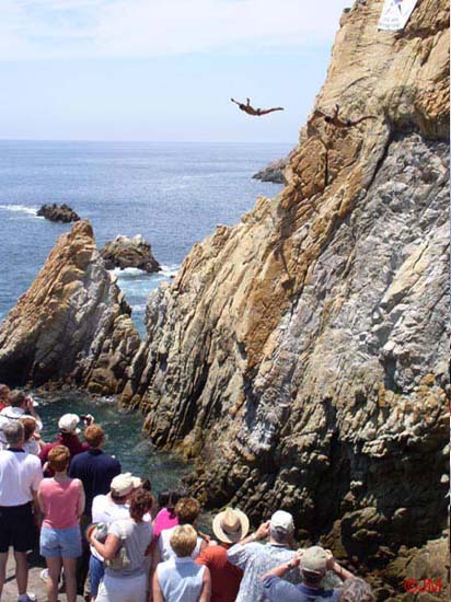 cliff divers at la quebrada